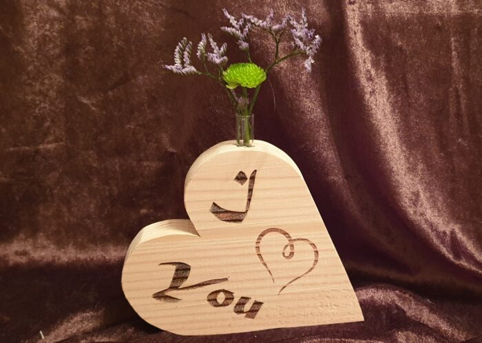 Holzherz mit Vase – Bild 7
